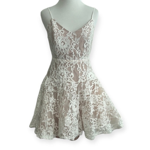 Latiste by Amy small women’s white‎ lace tulle dress